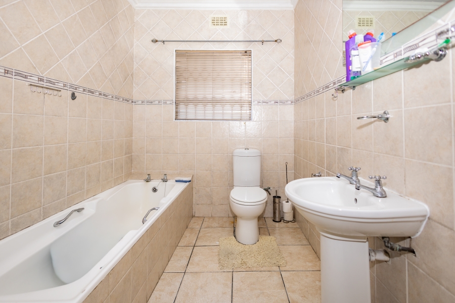 3 Bedroom Property for Sale in Mabille Park Western Cape